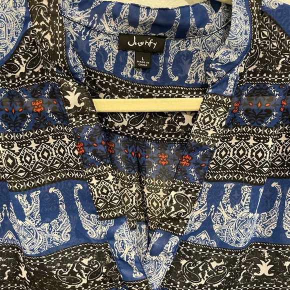 Justify elephant print sheer blouse in black and blue.  High low hemp Si… - Picture 2 of 5